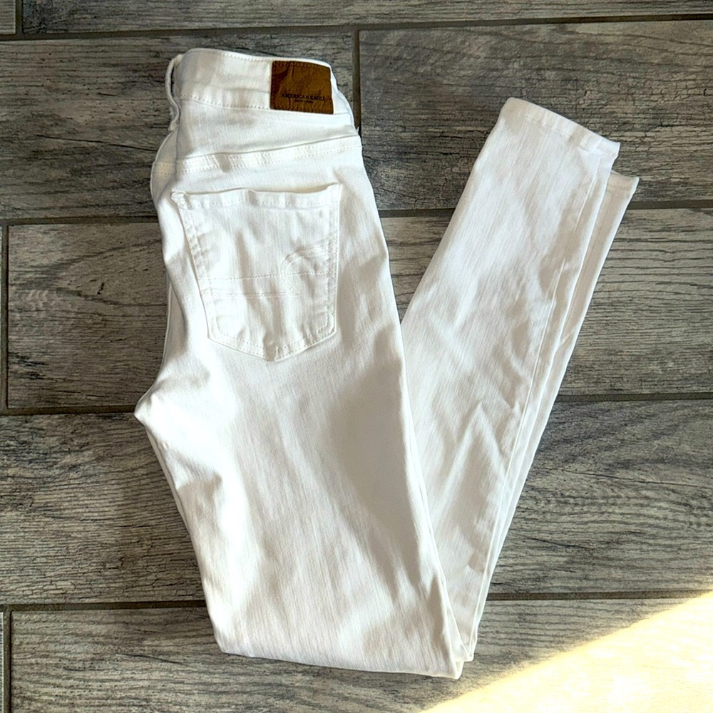 Women’s American Eagle skinny jeans